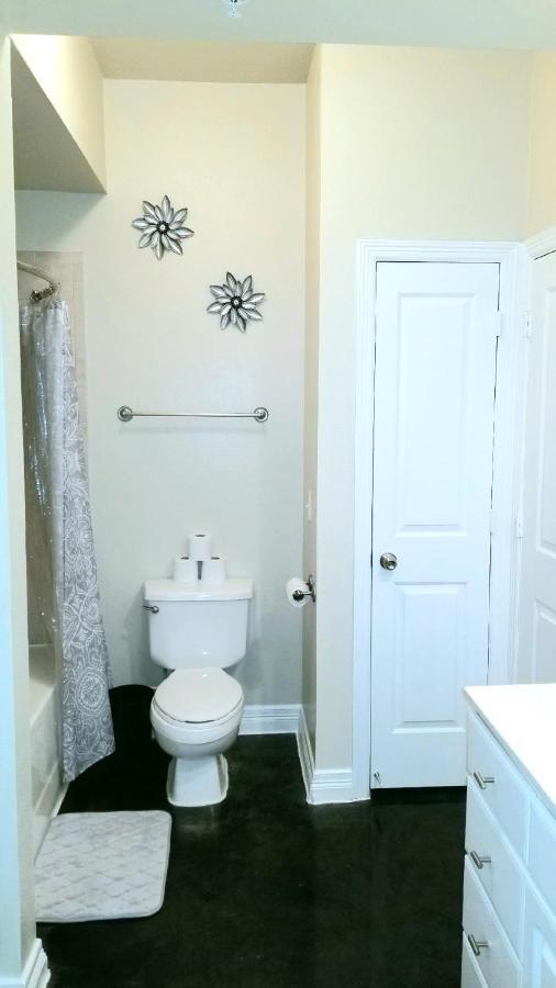 Roomy Downtown Abode Houston Extérieur photo